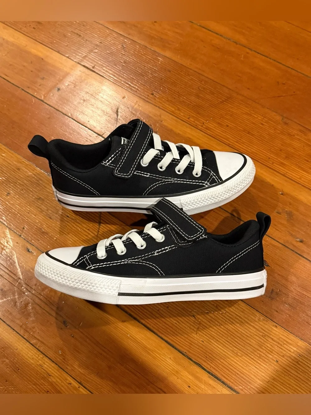 👟 Converse Chuck Taylor All Star Malden Easy-On Low Tops size US Youth 2